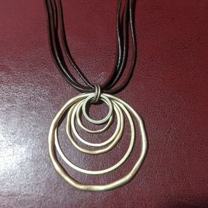 Stunning gold necklace